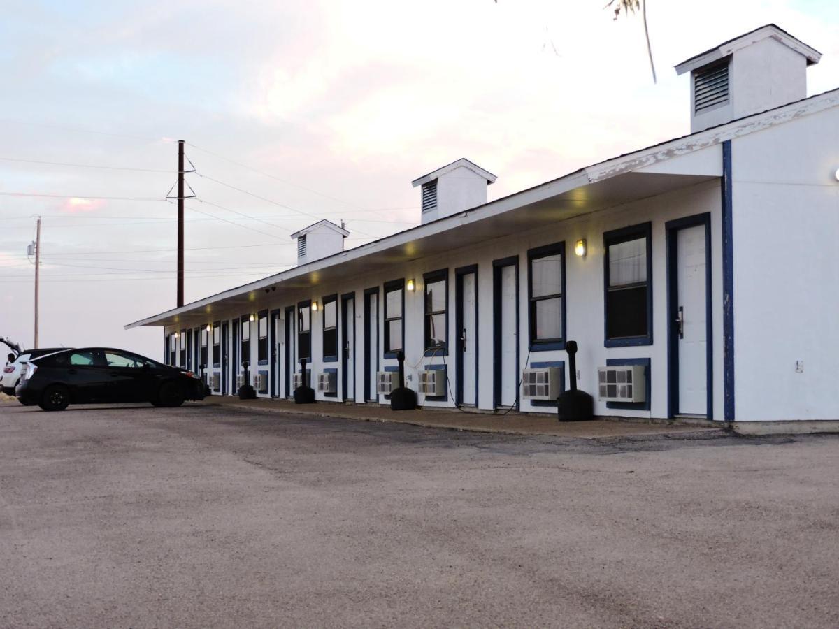 Riata Inn - Marfa Zewnętrze zdjęcie